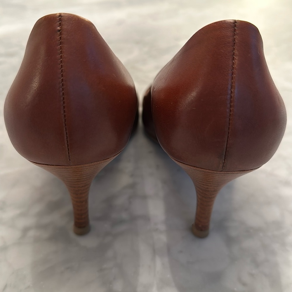 Salvatore Ferragamo Gancini Pumps Heel Cordovan Brown Sz 8 EUC - Picture 3 of 8